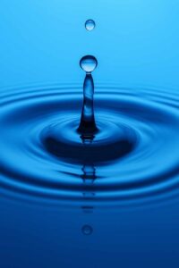 blue water drop splash minimal wallpaper